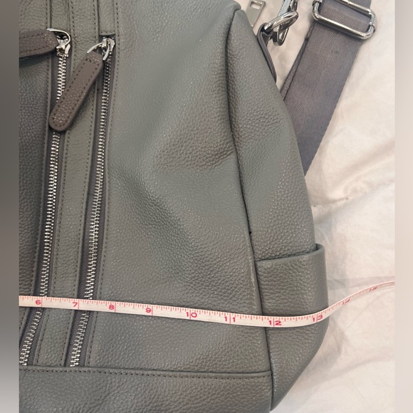 Gray pebbled leather convertible backpack - Picture 6 of 6